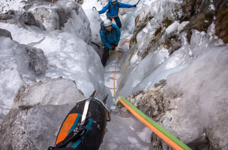Eiklettern Wasserfall - Arrampicata ghiaccio - ice climbing 2020 - Alpinschule Drei Zinnen (32)