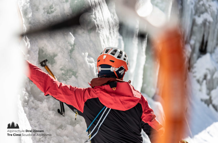 Eisklettern - arrampicata su ghiaccio - ice climbing - Alpinschule Drei Zinnen 2020 (11)