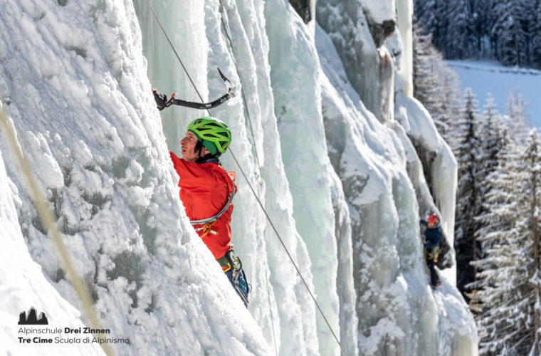 Eisklettern - arrampicata su ghiaccio - ice climbing - Alpinschule Drei Zinnen 2020 (19)