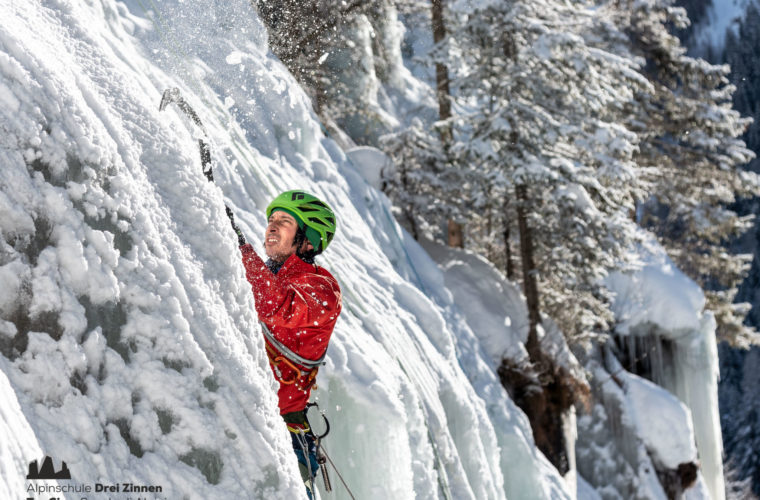 Eisklettern - arrampicata su ghiaccio - ice climbing - Alpinschule Drei Zinnen 2020 (21)