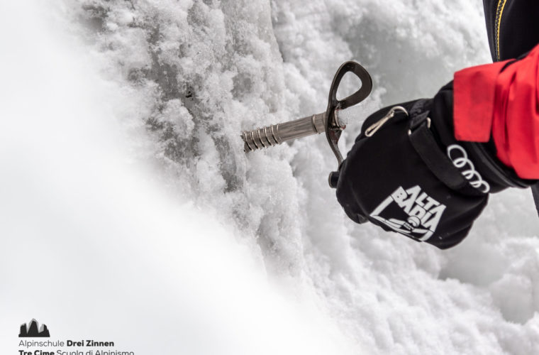 Eisklettern - arrampicata su ghiaccio - ice climbing - Alpinschule Drei Zinnen 2020 (38)