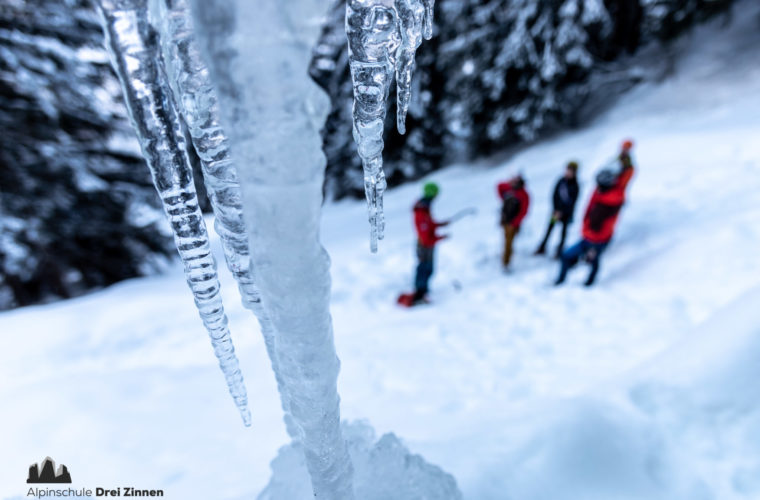 Eisklettern - arrampicata su ghiaccio - ice climbing - Alpinschule Drei Zinnen 2020 (6)