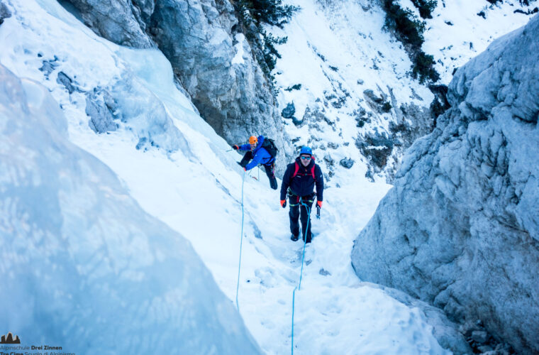 Eisklettern - arrampicata su ghiaccio - ice climbing - Alpinschule Drei Zinnen (6)