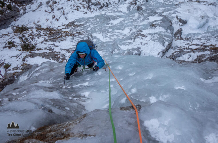 Eiklettern Wasserfall - Arrampicata ghiaccio 2020 - Alpinschule Drei Zinnen (79)